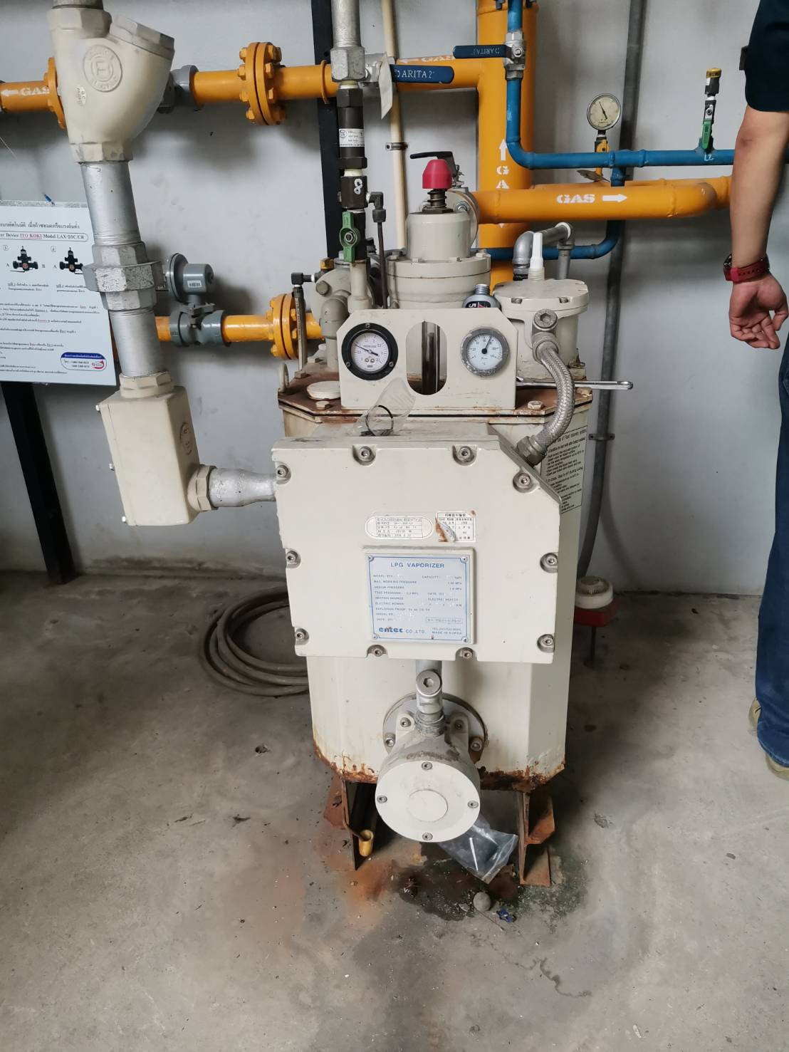 Liquid gas system